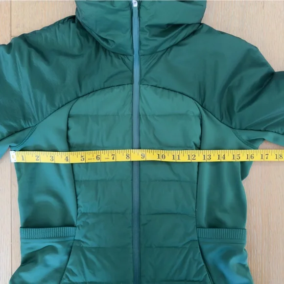 Lululemon Down for it All Jacket Everglade Green - Sz. 6 - Picture 10 of 16